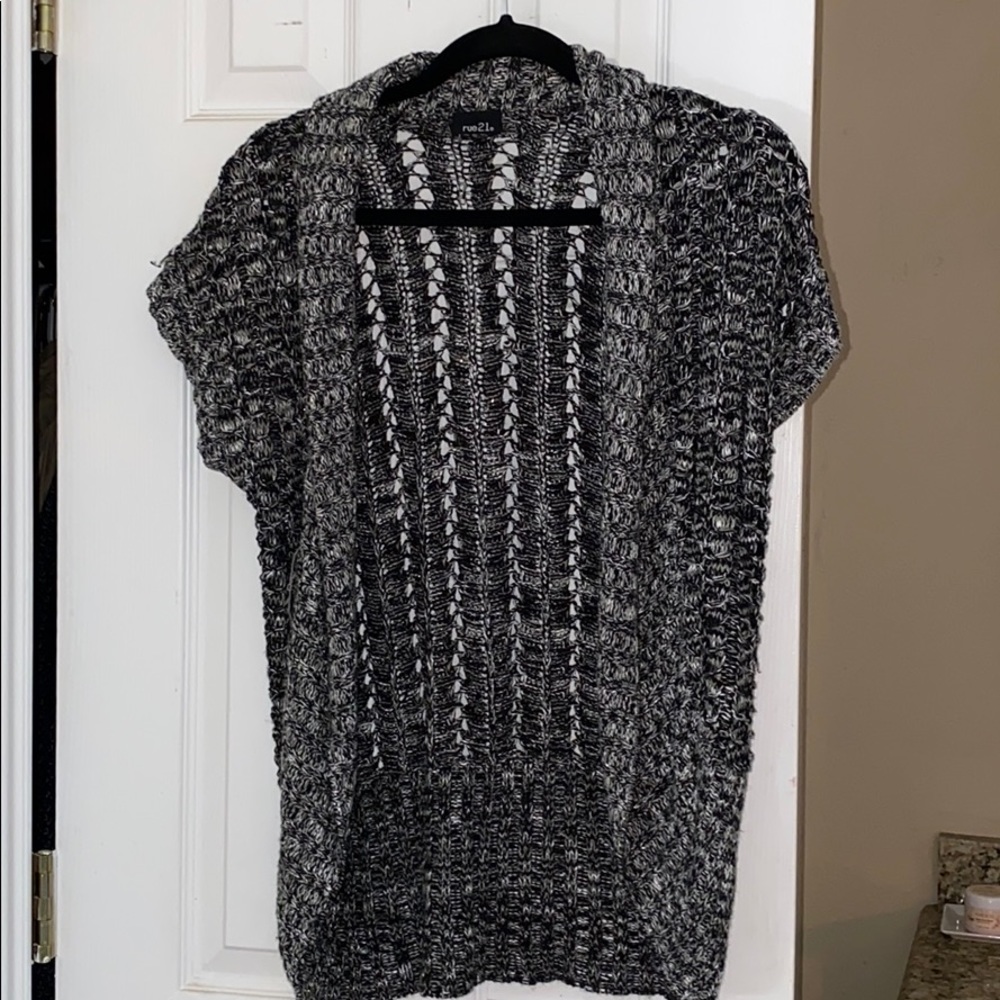 Rue21 Short Sleeve Knit Cardigan